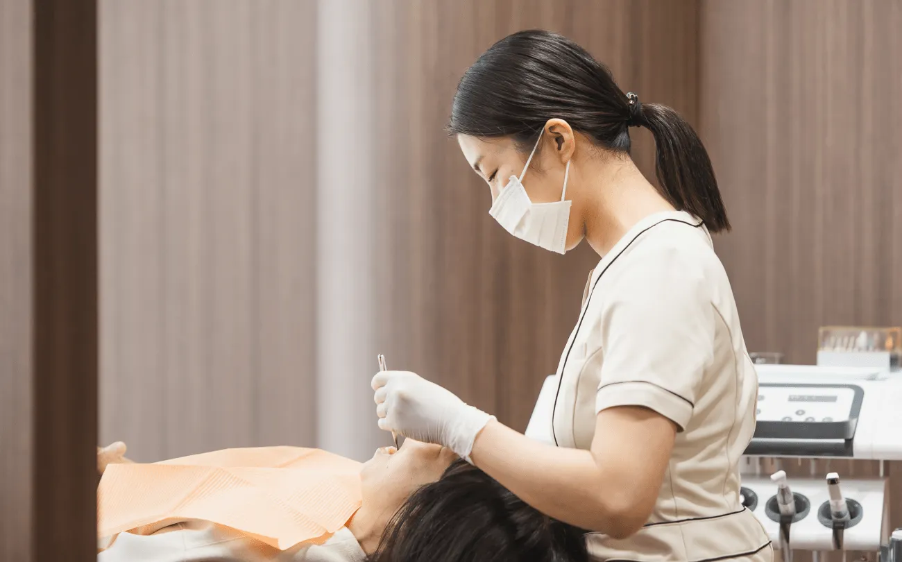 お口の中の診察とむし歯の検査