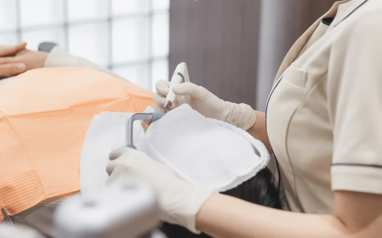 歯石とバイオフィルム除去